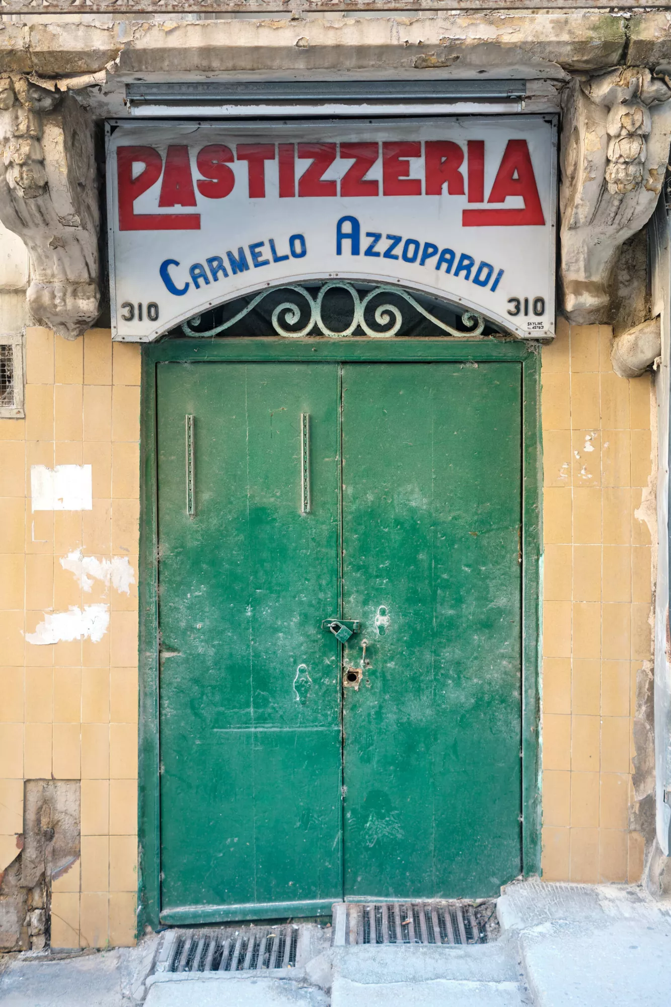Typography malta shopfront 8